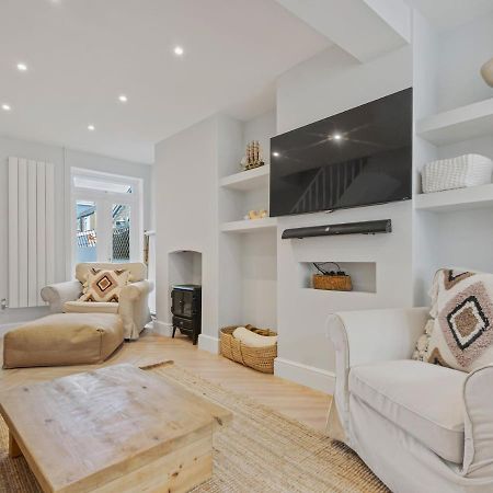 Pass The Keys 3 Bed Scandi Heaven Minutes From The Beach 위트스터블 외부 사진