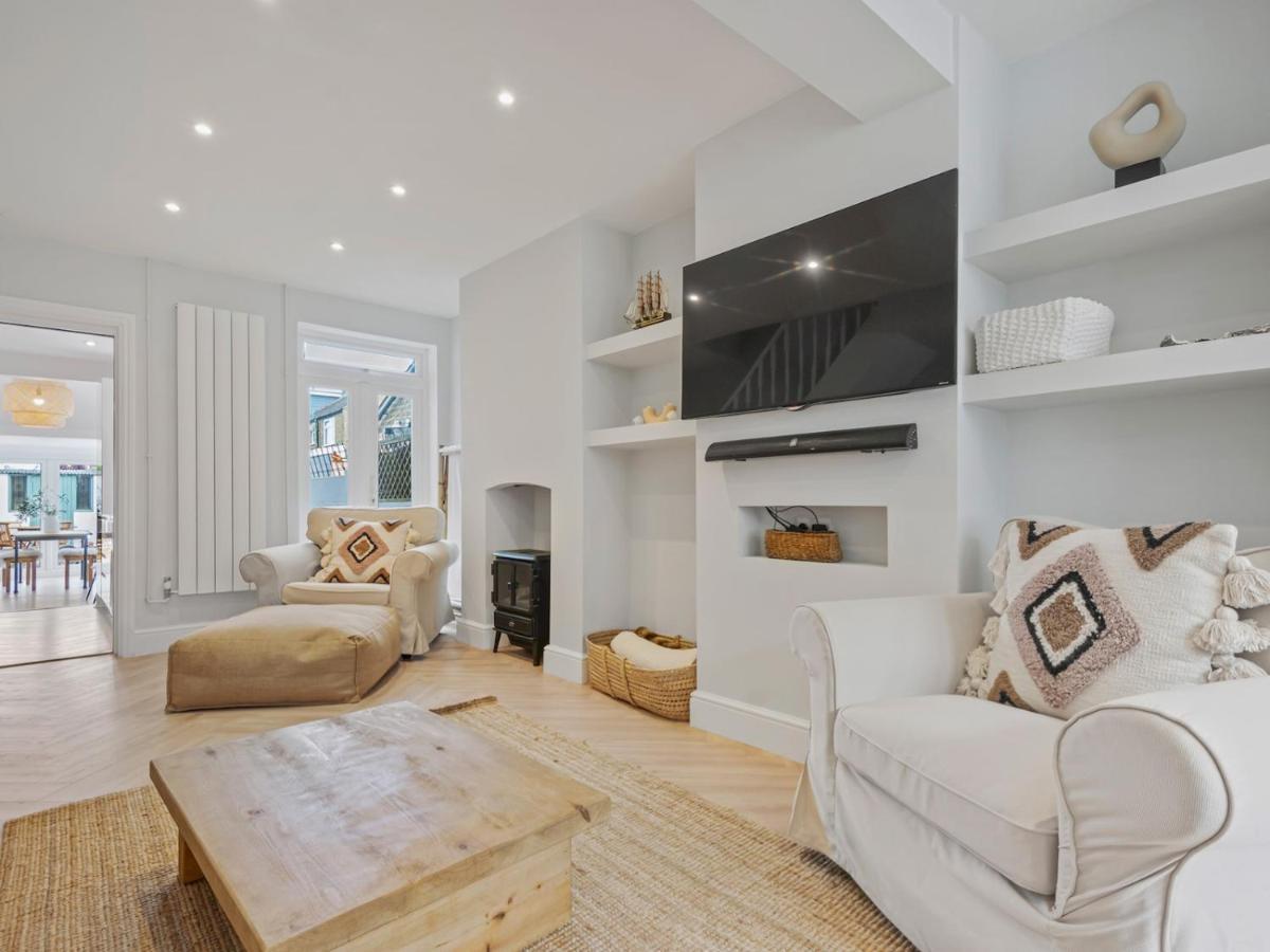 Pass The Keys 3 Bed Scandi Heaven Minutes From The Beach 위트스터블 외부 사진